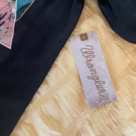 NWTS Wrangler long sleeve tee! Size XS 4! Cactus and flowers! - Picture 4 of 4